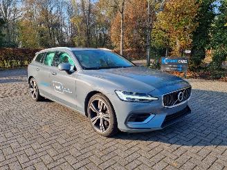 skadebil auto Volvo V-60 T6 AWD Recharge 2022/6
