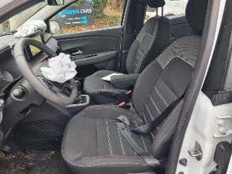 Dacia Sandero Stepway 1.0 TCE 90 Navi Airco Camera picture 14