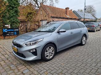 Vaurioauto  passenger cars Kia Ceed 1.0 T-GDi Navi Clima Stoelverw. 2020/6