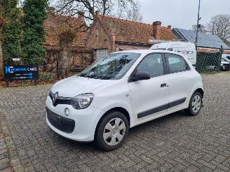 Damaged car Renault Twingo 1.0 SCE 52KW 2016/3
