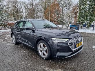 Damaged car Audi E-tron 50 Quattro 71Kwh Pano Navi Led 2020/5