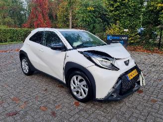 uszkodzony samochody osobowe Toyota Aygo X 1.0 VVT-I Airco 2022/5