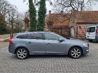 Volvo V-60 2.0d D2 Aut. Navi picture 2