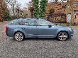 Skoda Octavia 1.6 TDI Aut. Airco Navi Stoelverw picture 2