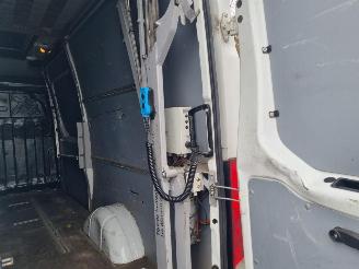 Iveco Daily 35S14 Aut. Airco Navi picture 10