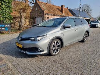 Vaurioauto  passenger cars Toyota Auris Touring Sports 1.8 Hybrid Freestyle Pano Navi 2018/6