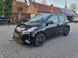 damaged passenger cars Hyundai I-10 1.0 Comfort Airco 2024/1