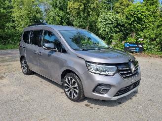 Auto incidentate Renault Kangoo BlueDCI 95 5 Stoelen 2023/5