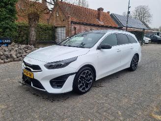 Schadeauto Kia Ceed 1.0 T-GDI GT-Line Pano Navi Stoelverw. 2023/10