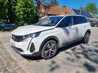 damaged passenger cars Peugeot 5008 BlueHDI 130 Aut. 7 Pers Navi 2022/4