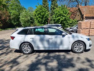 Skoda Octavia 1.5 TSI Aut MHEV Business Edition Led picture 2