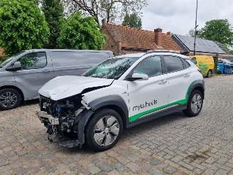 krockskadad bil auto Hyundai Kona EV 64kWh Premium Sky 2020/12