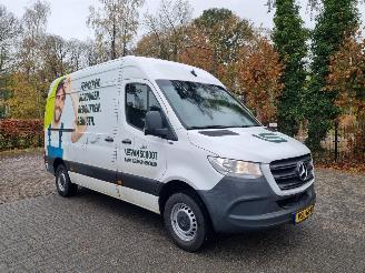 krockskadad bil bedrijf Mercedes Sprinter 311 CDI Aut RWD L2 H2 Mbux Airco 2022/5
