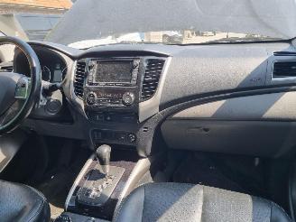 Mitsubishi L-200 2.4 DI-D Aut Doublecab picture 13