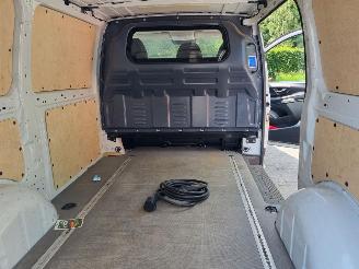 Mercedes eVito 112 66KW L2 Airco Navi Camera picture 10