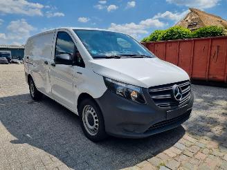 Mercedes eVito 112 66KW L2 Airco Navi Camera picture 7
