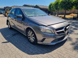 Mercedes A-klasse 180d Airco Navi Camera picture 7