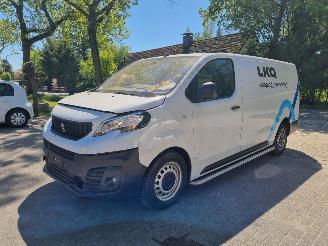 krockskadad bil bedrijf Peugeot Expert BlueHDI 100 L3 Airco Navi 2023/8