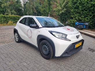 Vaurioauto  passenger cars Toyota Aygo X 1.0 VVT-i Automaat 2023/1