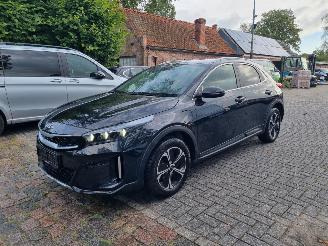 damaged passenger cars Kia Xceed 1.6 GDi PHEV DynamicLine 2023/8