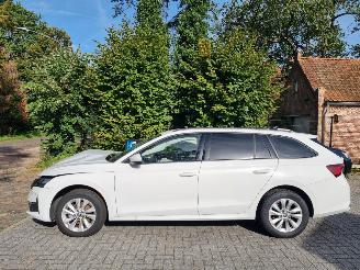 Skoda Octavia 1.5 TSI Aut. Bussines Ed. picture 2