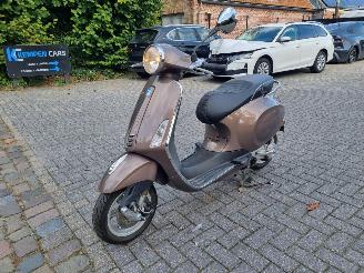 Coche accidentado Vespa  Primavera 50 2016/7