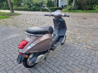 Vespa  Primavera 50 picture 4