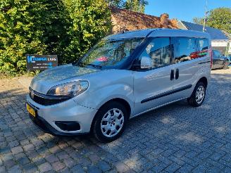 Vaurioauto  passenger cars Fiat Doblo 1.4 Rolstoelauto Airco 2015/6