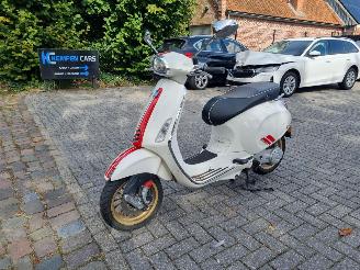 skadebil bromfiets Vespa  Sprint 50 2021/5