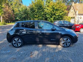 Nissan Leaf 30KWh Leder Navi Stoelverw. picture 2