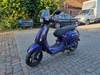 Schade scooter Vespa  Sprint 50 2020/5