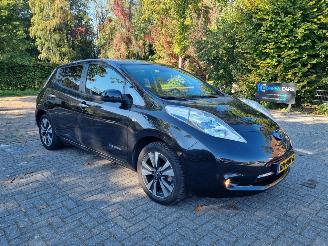 Unfallwagen Nissan Leaf 30KWh Leder Navi Stoelverw. 2017/6