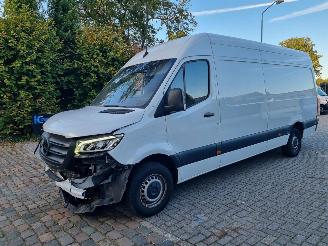 damaged commercial vehicles Mercedes Sprinter 317 CDI Maxi Mbux Led Navi Camera 2023/6