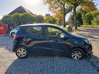 Hyundai I-10 1.0 Automaat Airco picture 6
