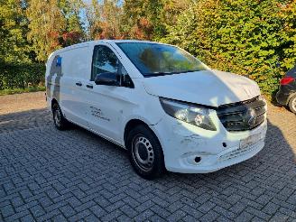 damaged passenger cars Mercedes Vito 116 CDI Aut Lang 2x Schuifdeur 2023/7