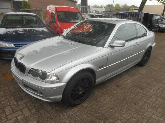 Voiture accidenté BMW 3-serie e46 coupe 2000/1