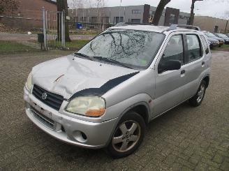 krockskadad bil bedrijf Suzuki Ignis  2001/3