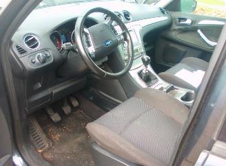 Ford S-Max  picture 4