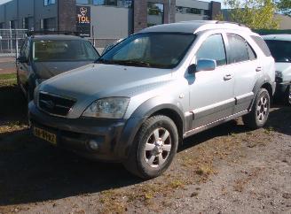damaged passenger cars Kia Sorento  2006/1