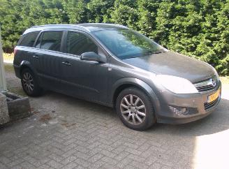 krockskadad bil auto Opel Astra  2009/1