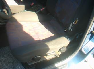 Mitsubishi Carisma  picture 7