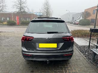 Volkswagen Tiguan 1.4 TSI DSG 4-MOTION SCHADEVRIJ/PANO/TREKHAAK/SIDE-ASSIST/FULL OPTIONS! picture 4