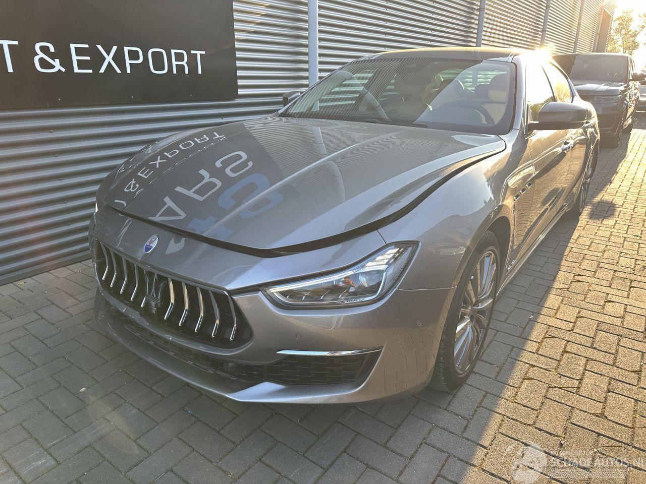 Maserati Ghibli 3.0 V6 Q4 Gran-Lusso Aut / SOFT-CLOSE / MINIMAL DAMAGE