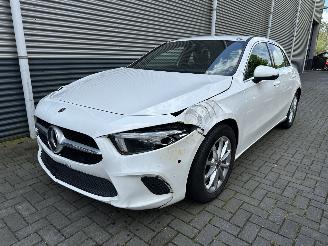 damaged passenger cars Mercedes A-klasse A180d GROOT SCHERM/LED/CAMERA 2019/7