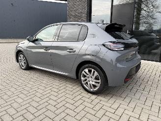Peugeot 208 NEW MOD. 1.2 PureTech 101PK EAT8 Aut. Allure picture 15