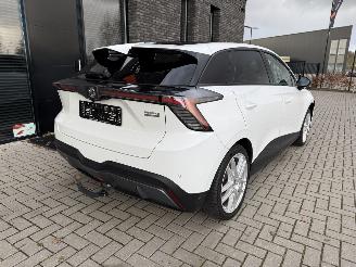 MG MG4 Electric Trophy Extended Range 77kWh 245PK Aut. Luxury picture 7