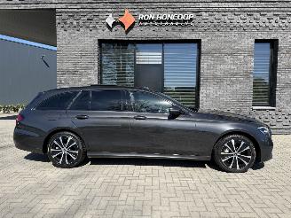krockskadad bil auto Mercedes E-klasse Estate E300e 320PK AMG PANO FULL OPTIONS! 2021/3