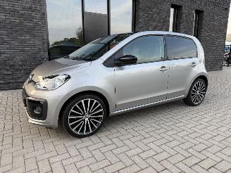 Damaged car Volkswagen Up! 1.0 MPI 60PK BMT High-UP! ECC Stoelverw. Multifunc. stuur 17” VOL! 2018/10