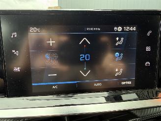 Peugeot 208 1.2 PureTech 101PK Allure picture 25
