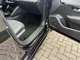 Peugeot 208 1.2 PureTech 101PK Allure picture 36